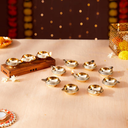 Amazon Brand - Solimo Brass Diya with Single Petals